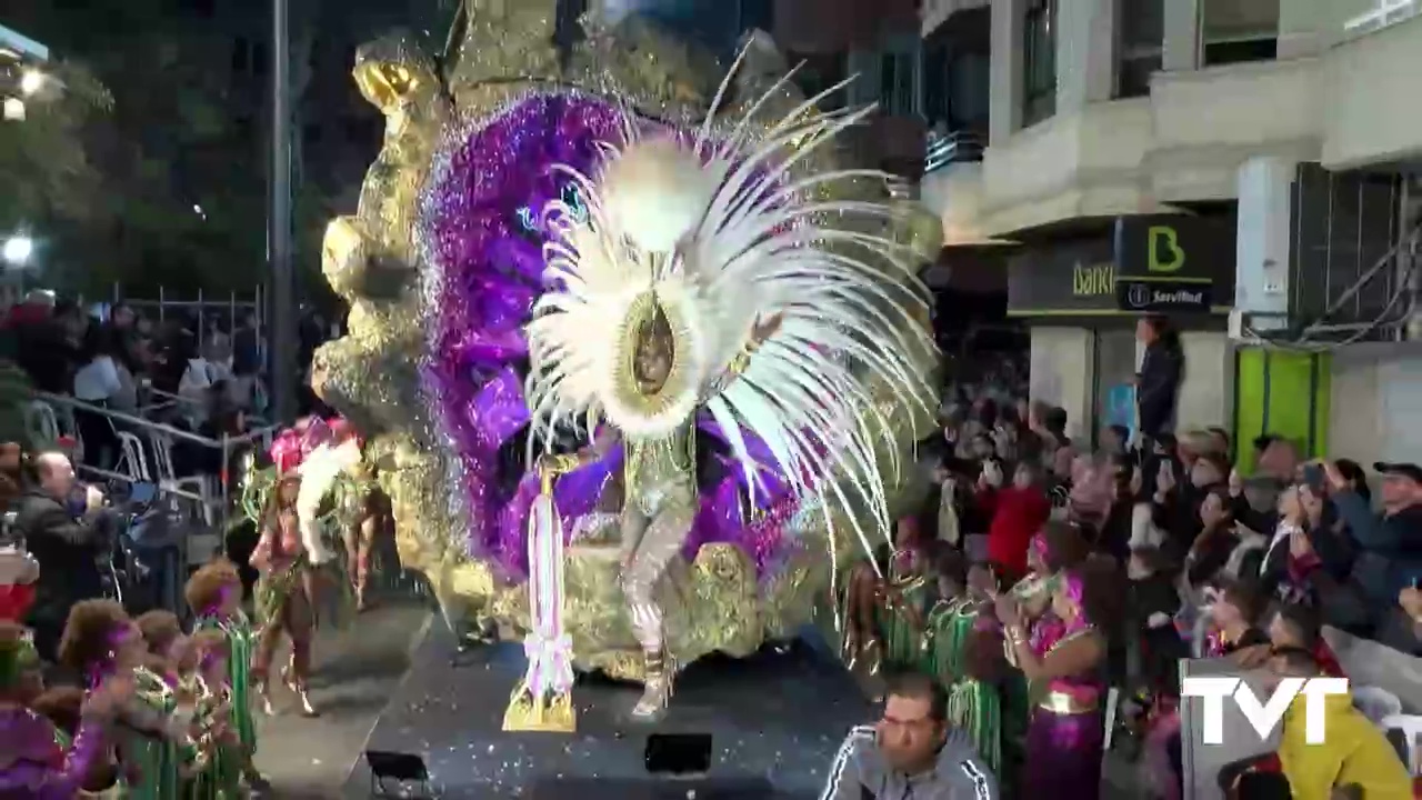 Imagen de El brillo, el color y la magia toman las calles de Torrevieja