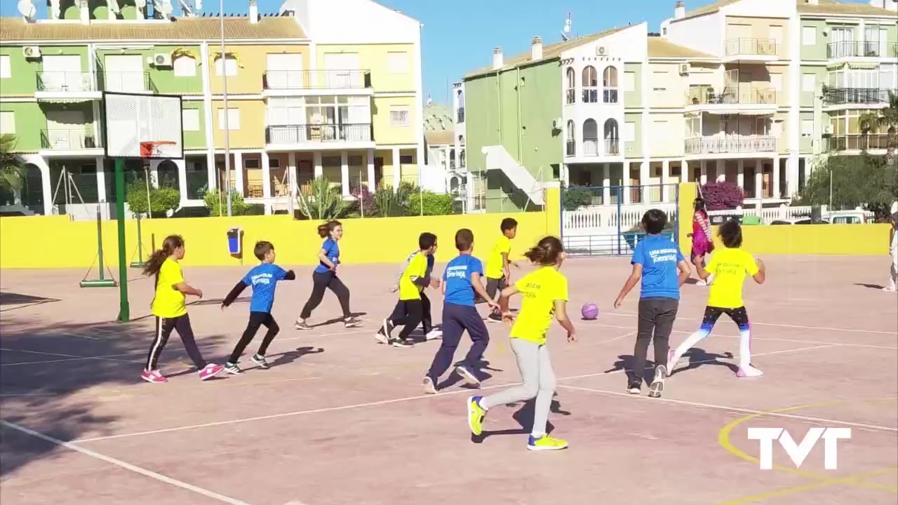 Imagen de La liga escolar Torrevieja Salud lleva el deporte a más de un centenar de alumnos