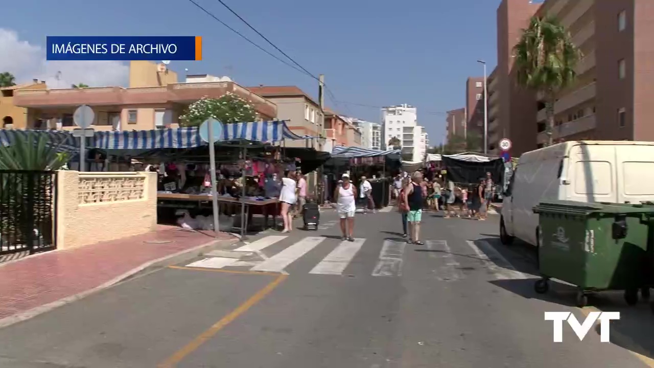 Imagen de El mercadillo de La Mata reabre este miércoles con sólo 35 puestos de alimentación y limpieza