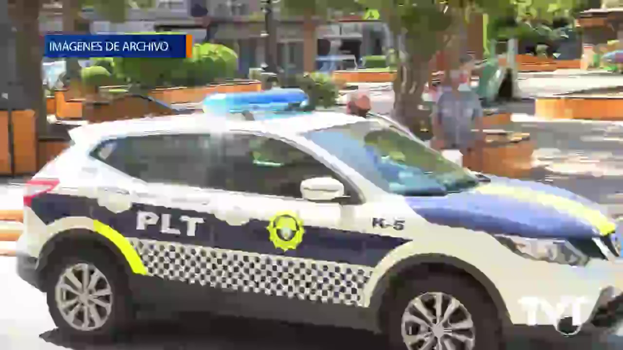 Imagen de La policía sanciona a una quincena de personas en Torrevieja por no llevar la mascarilla