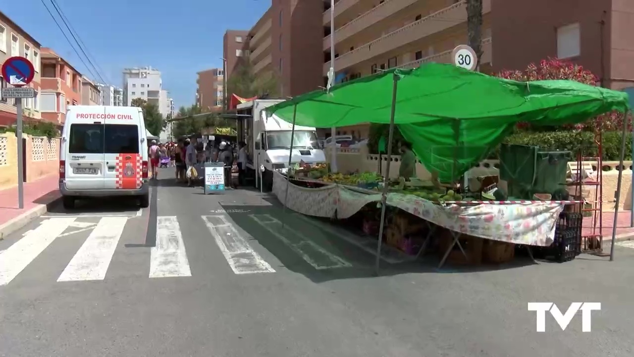 Imagen de Abren 45 puestos más en el mercadillo semanal de La Mata