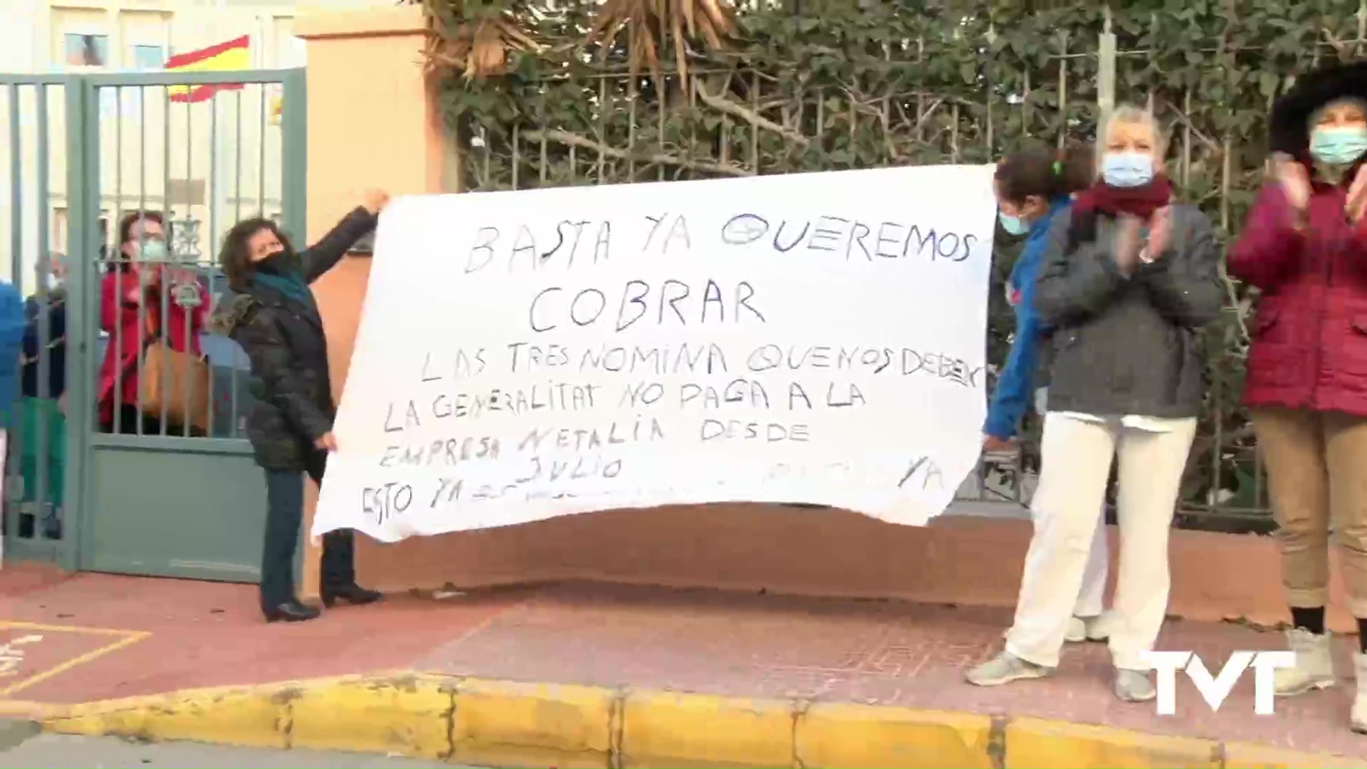 Imagen de Las trabajadoras de la limpieza de la Residencia llevan tres meses sin cobrar