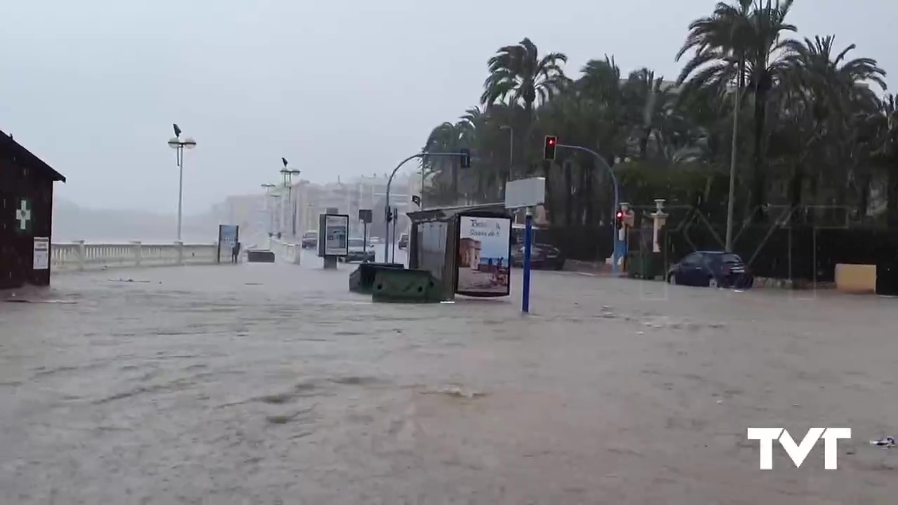 Imagen de Las intensas lluvias vuelven a dejarnos escenas de inundaciones en diversas zonas de Torrevieja