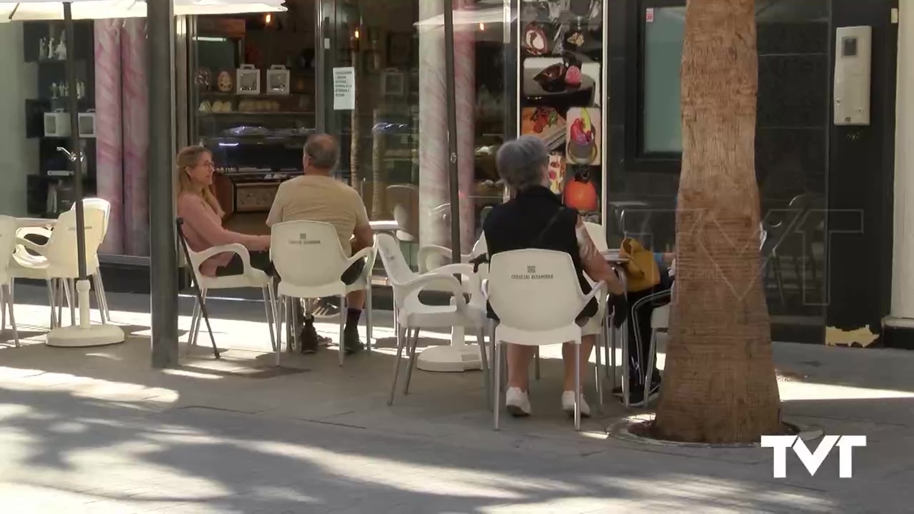 Imagen de LV: Eduardo Dolón «traiciona a la hostelería» y cobra las tasas de mesas y sillas de 2020