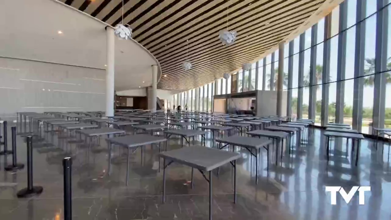 Imagen de Todo preparado en el Auditorio para recibir a los alumnos que se enfrentan a la EBAU