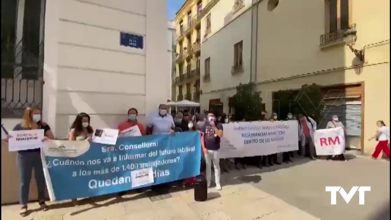 Imagen de Los trabajadores del departamento de salud de Torrevieja tendrán garantizada su continuidad