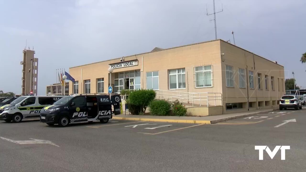 Imagen de El ejecutivo local sigue buscando en las bolsas de otros ayuntamientos interinos de policía local