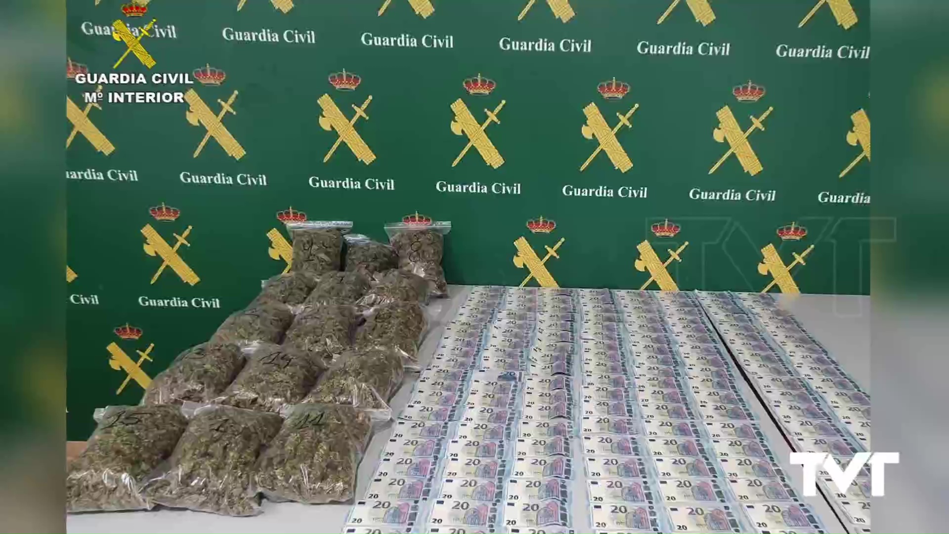 Imagen de Incautados 4 kg de marihuana, perfectamente envasados y distribuidos en 15 paquetes