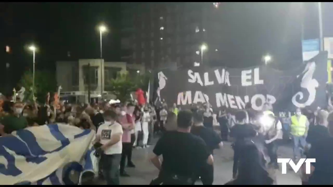 Imagen de Miles y miles de personas se manifiestan en Murcia ante el colapso del Mar Menor