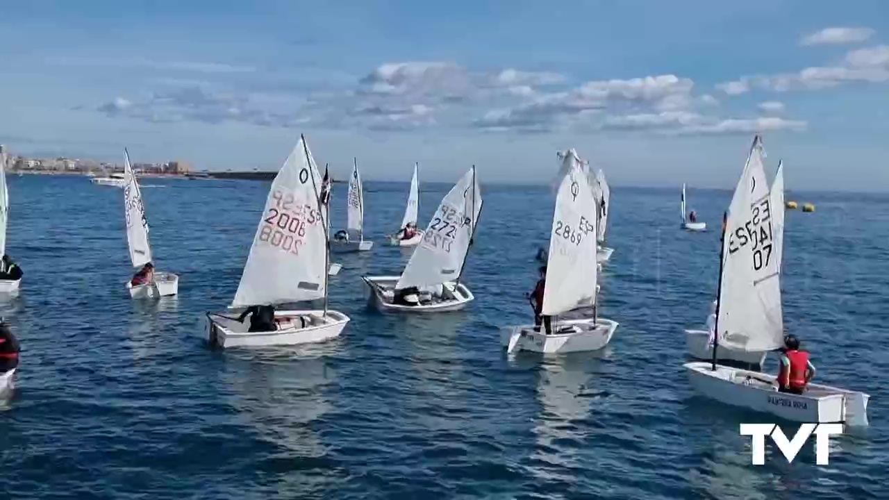 Imagen de Una celebración de Halloween sobre el mar