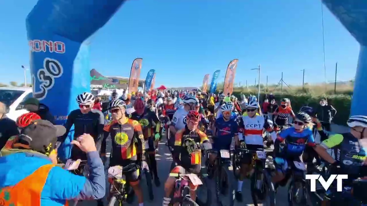 Imagen de Medio millar de ciclistas participan en la VIII marcha Lagunas de la mata y Torrevieja