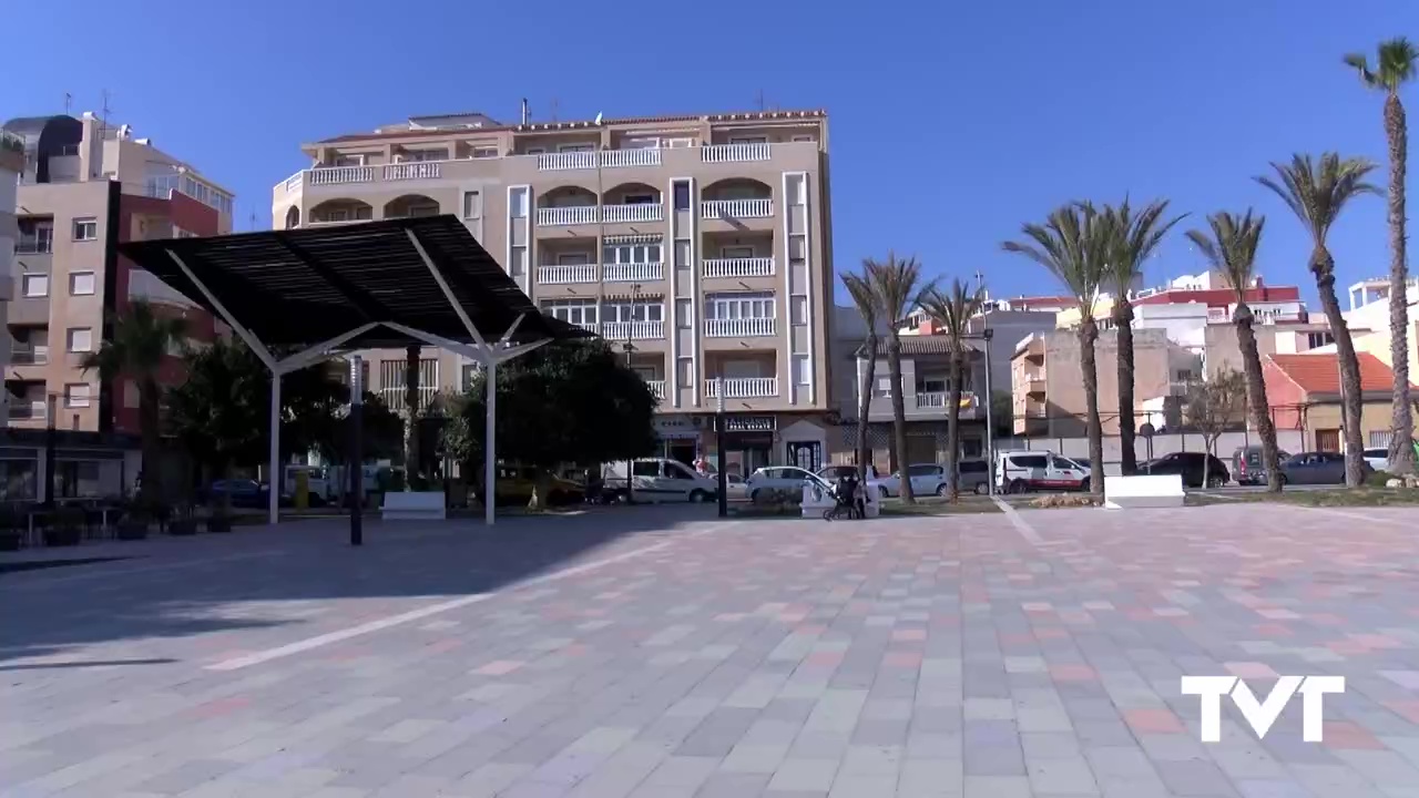 Imagen de Comienzan los trabajos de reparación de la pérgola de la plaza Encarnación Puchol en La Mata