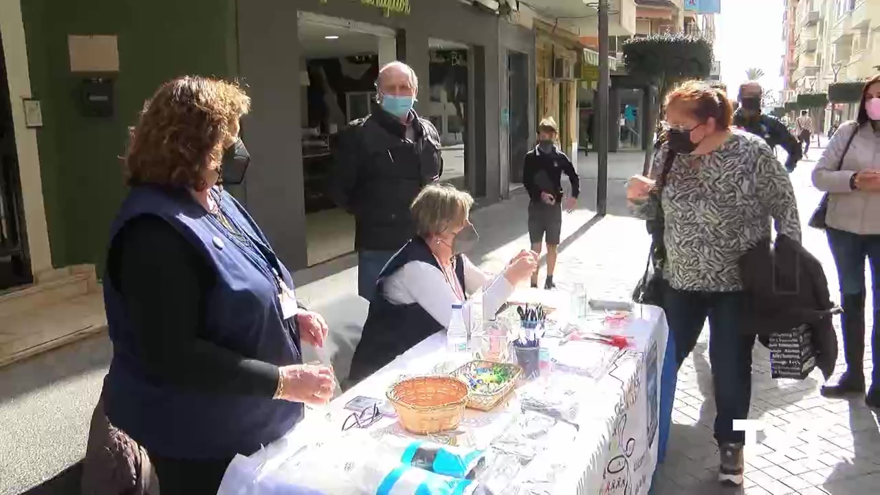 Imagen de Mesas informativas para informar sobre la enfermedad del cáncer y la labor de las asociaciones