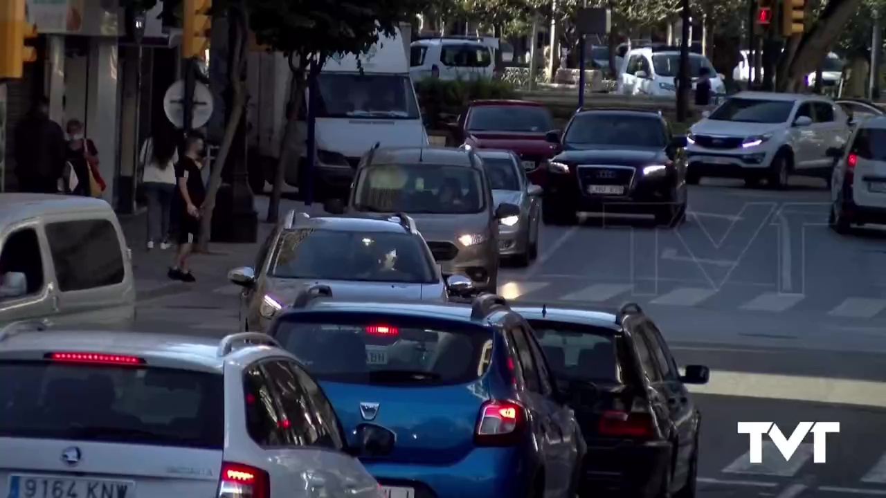 Imagen de Utilizar el móvil mientras conducimos ya supone la pérdida de 6 puntos