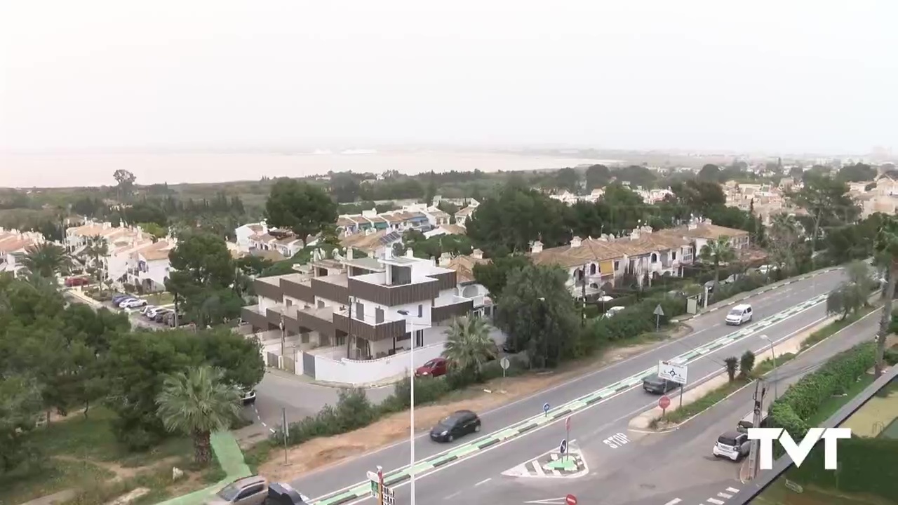 Imagen de Policía Local y Guardia Civil informan a los vecinos de Los Balcones cómo actuar ante los 