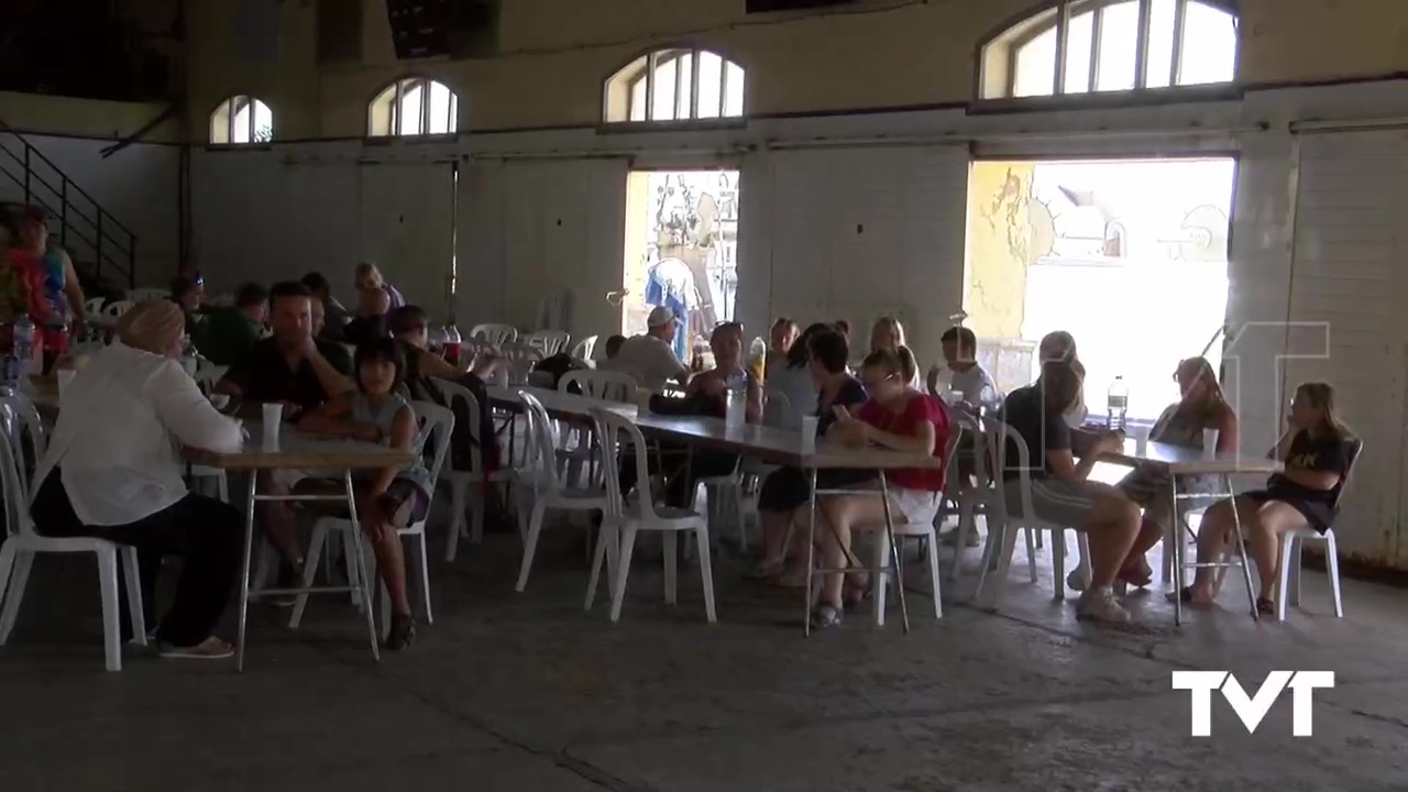 Imagen de La comida con los usuarios de ALPE y APANEE marca el inicio de las fiestas de la Virgen del Carmen