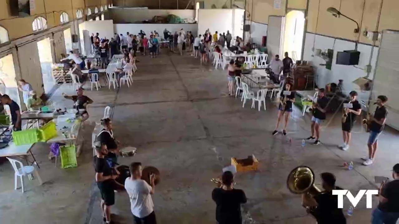 Imagen de Marcado ambiente festivo en la lonja con el concurso de paellas