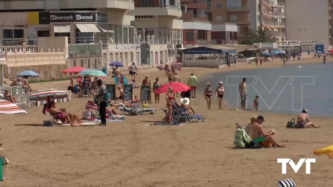 Imagen de Rescatan a un hombre de 73 años con síntomas de ahogamiento en la playa del Acequión