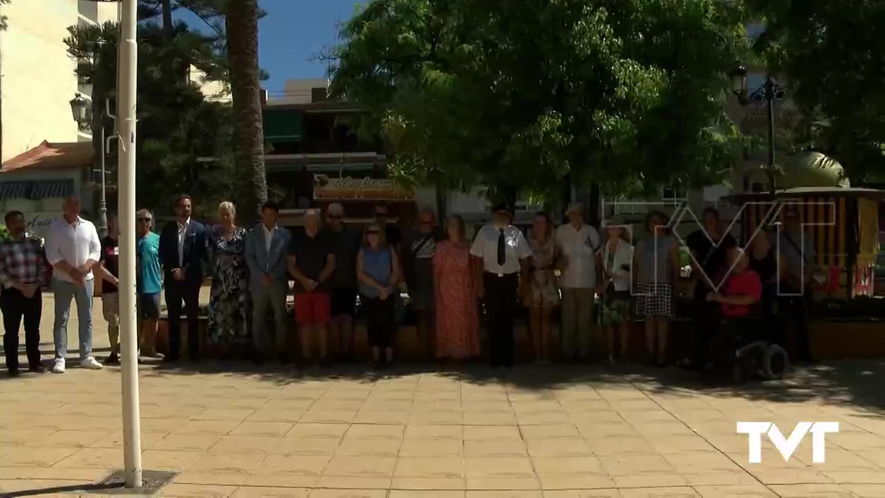 Imagen de La comunidad británica de Torrevieja guarda un minuto de silencio por el fallecimiento de Isabel II