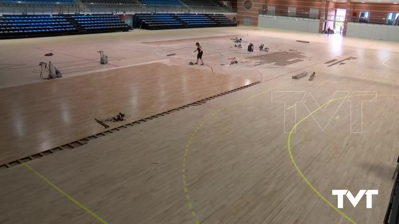 Imagen de Se reforma el parqué de madera de la pista central del Palacio de los Deportes