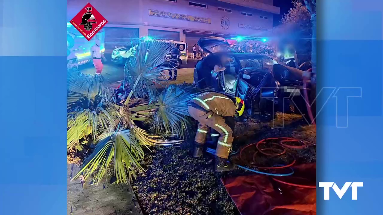 Imagen de Tres jóvenes resultan heridos tras sufrir un accidente en la rotonda del Parque de las Naciones