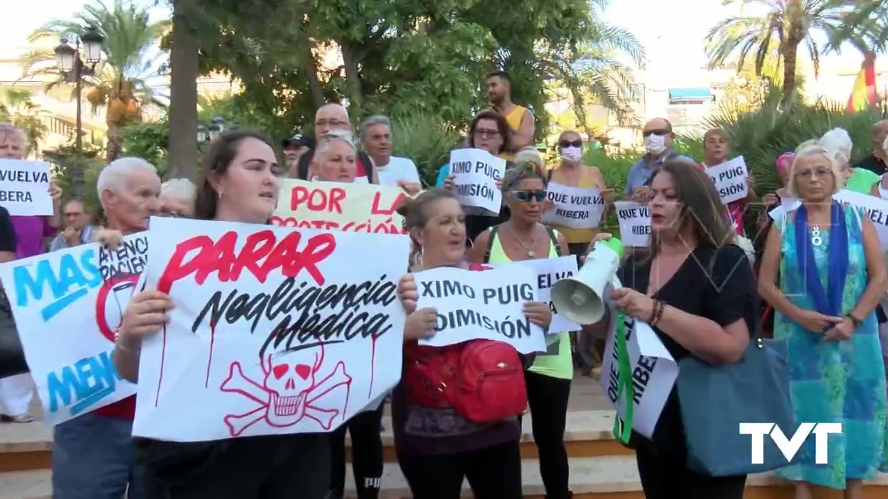 Imagen de 700 personas se suman a la manifestación por una sanidad digna