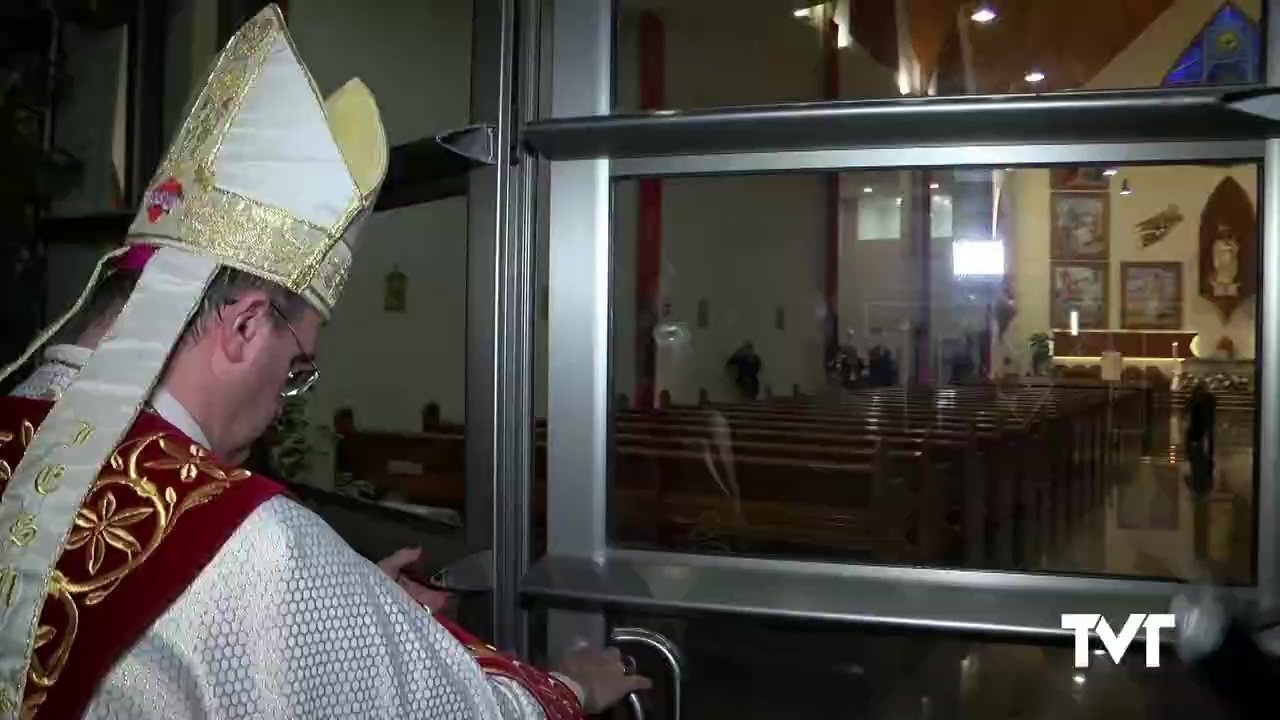 Imagen de Con la apertura de la Puerta Santa se inicia el año jubilar conmemorando el 50 aniversario