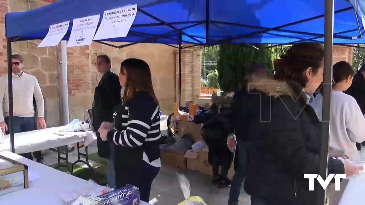 Imagen de Un mercadillo gastronómico con jamón al corte y arroces