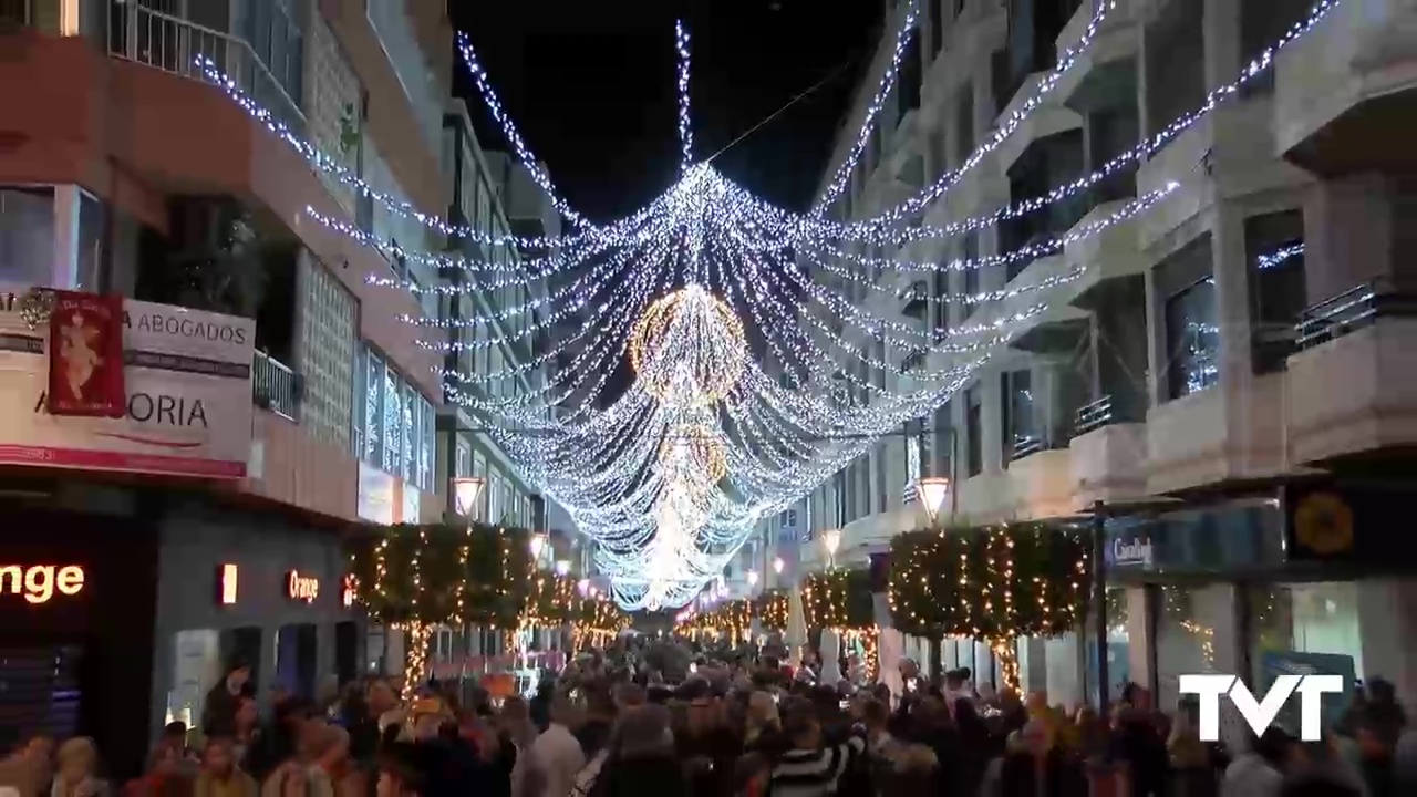 Imagen de Alumbrado navideño que invita al consumo comercial y atrae al turista