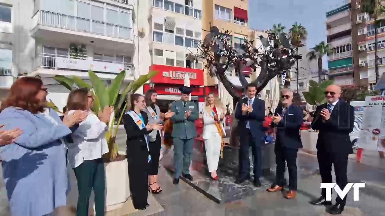 Imagen de El «árbol» conmemorativo del Premio Diego Ramírez ya cuenta con dos nuevas hojas