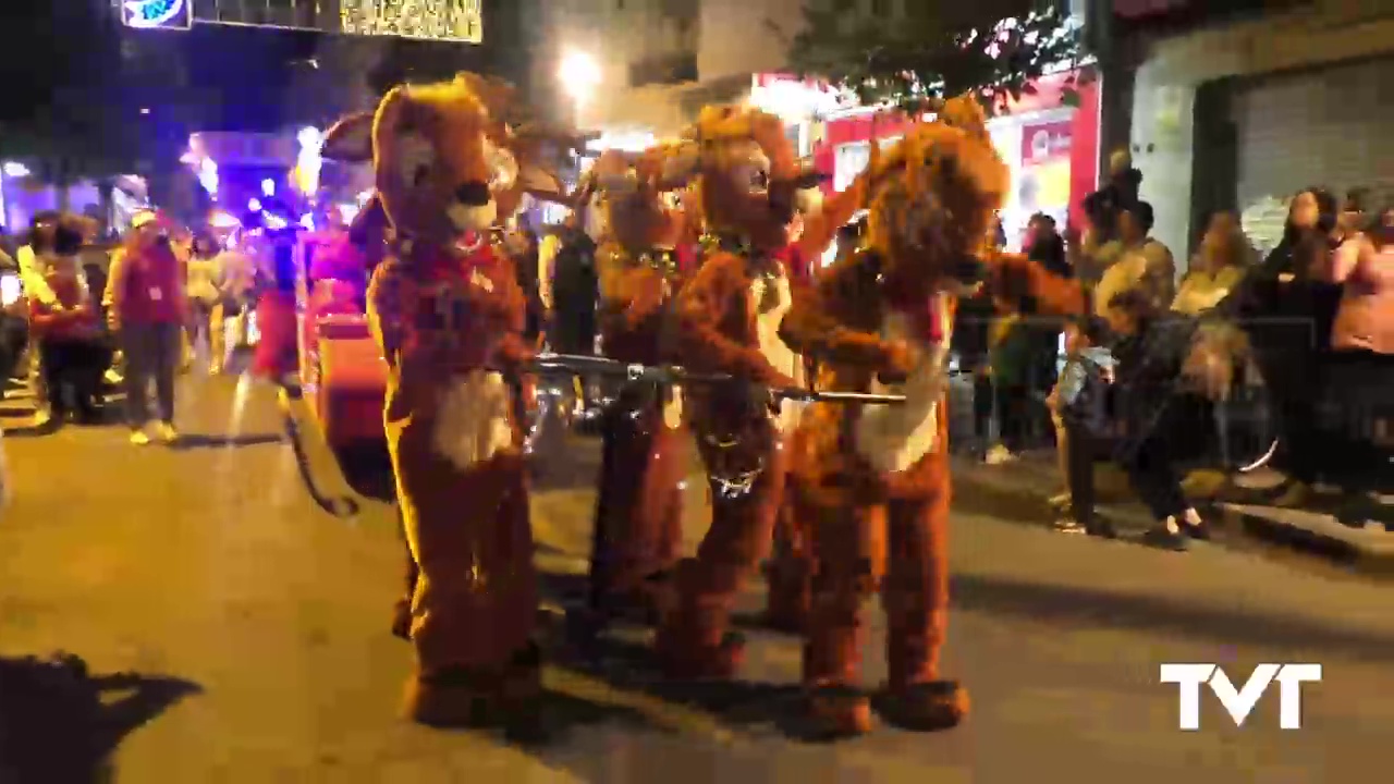 Imagen de Torrevieja dio la bienvenida a Papa Noel con un mágico desfile