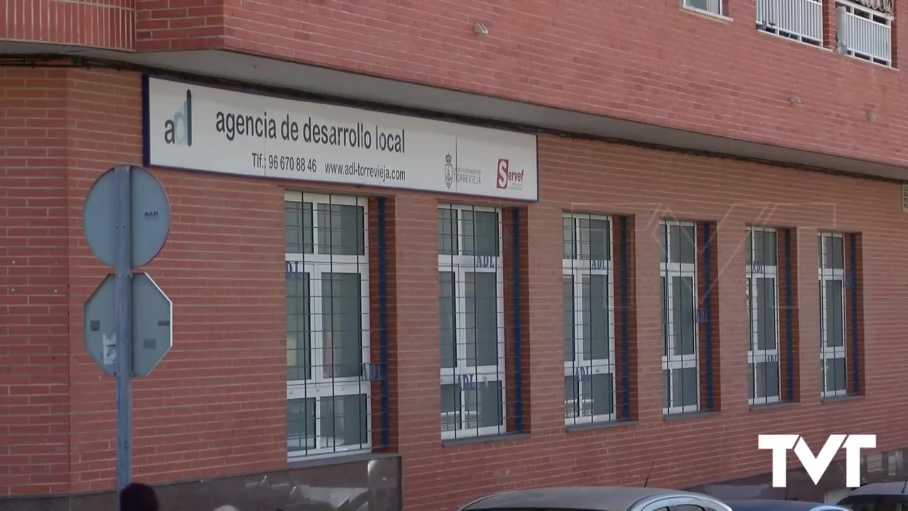 Imagen de Daños en el techo de aula de formación provocan el traslado provisional del servicio de la ADL