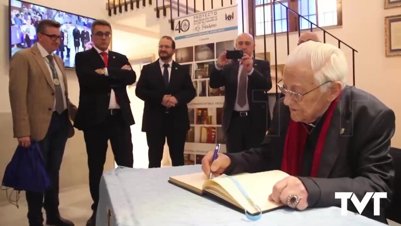 Imagen de El Padre Ángel visita el museo y camarín de la Purísima