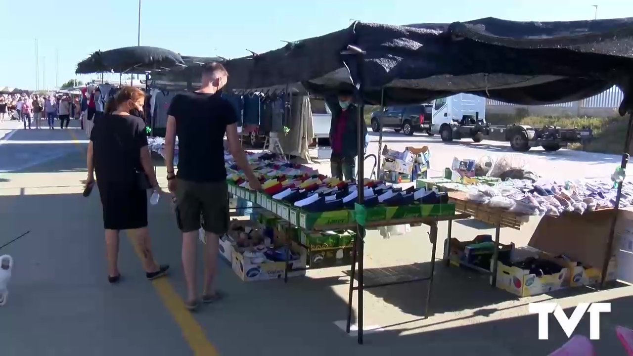 Imagen de El mercadillo de Torrevieja se instala también en Viernes Santo