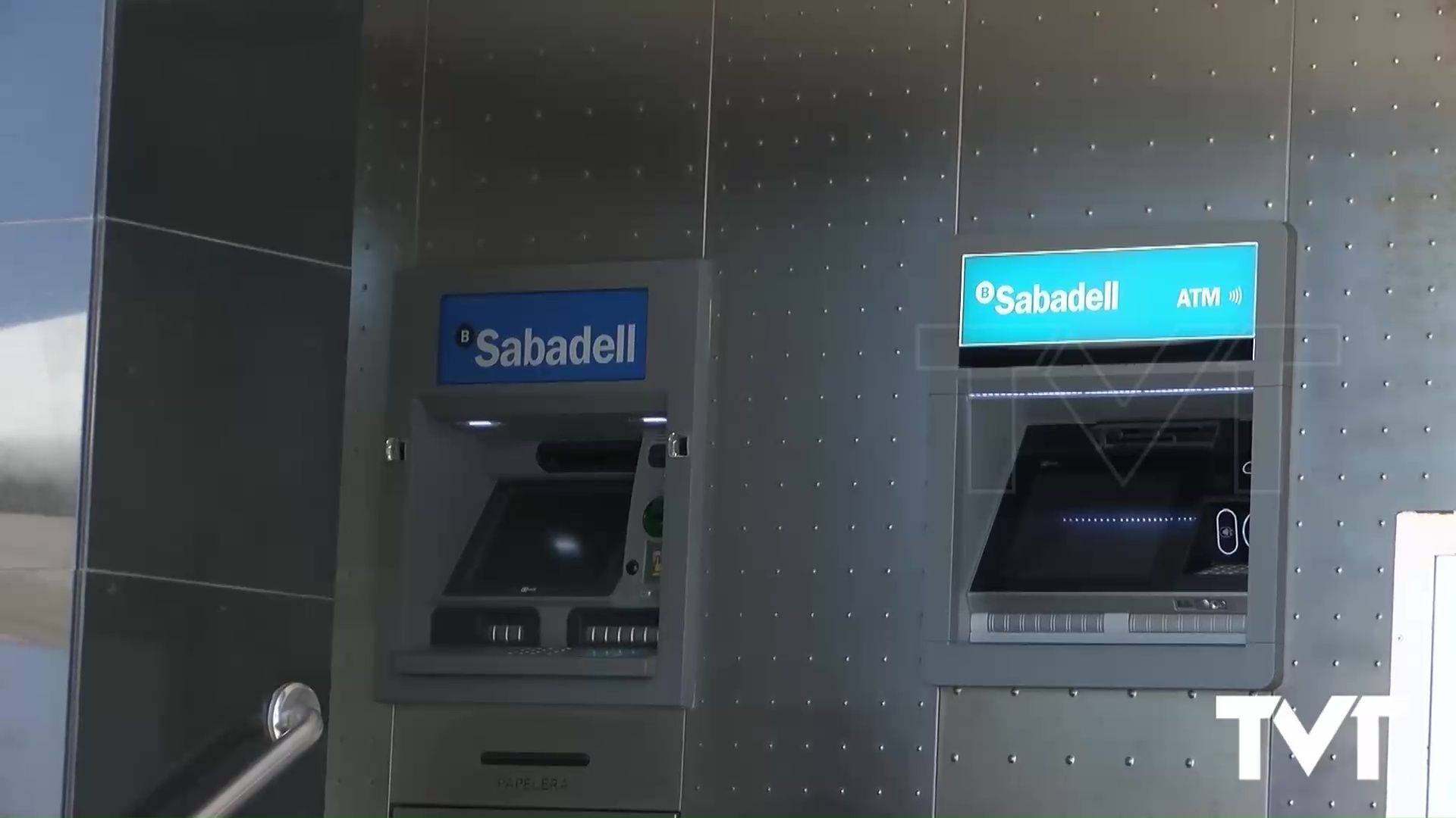 Imagen de Falta de liquidez en varios céntricos cajeros del banco Sabadell