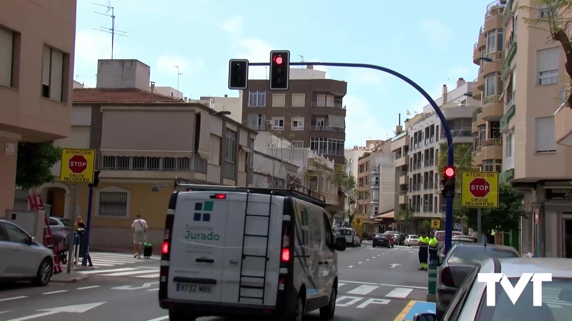 Imagen de Comienzan a funcionar los semáforos del cruce entre San Policarpo y Campoamor