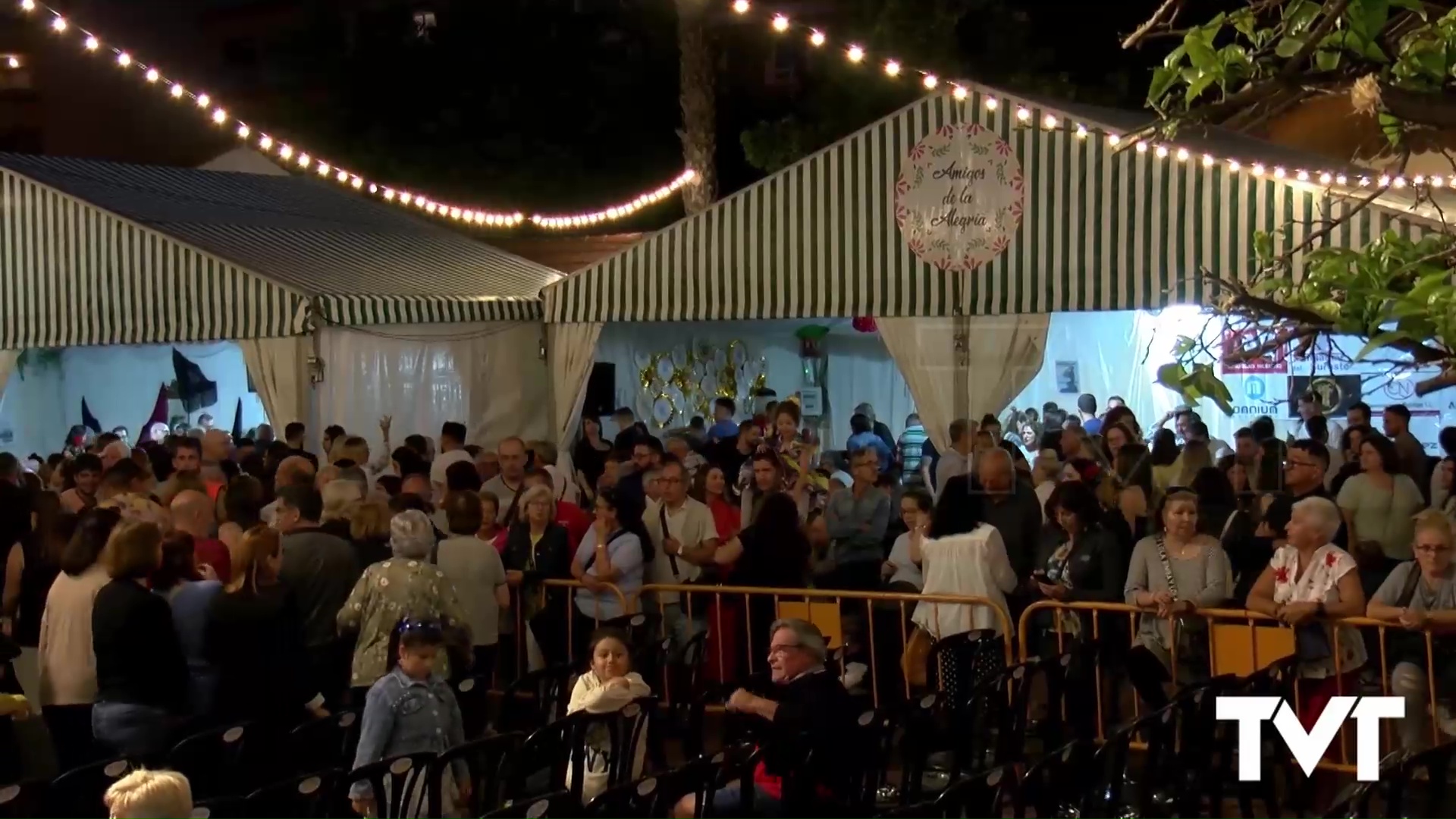 Imagen de Se inicia el Homenaje a la feria con el encendido de luces y un lleno absoluto