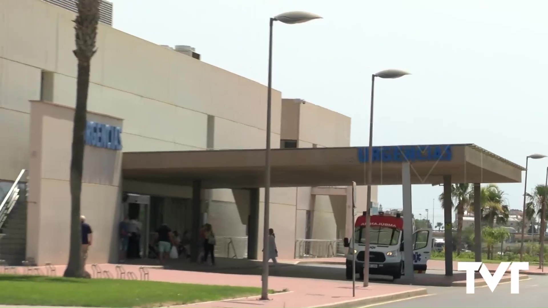 Imagen de CCOO denuncia la falta de personal de urgencias en el Hospital de Torrevieja para estas vacaciones