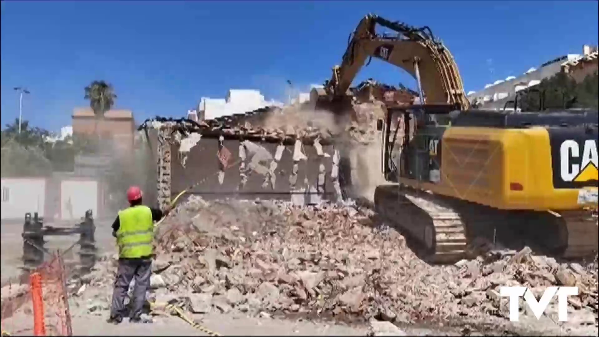 Imagen de Derribo del edificio principal del antiguo CEIP Inmaculada