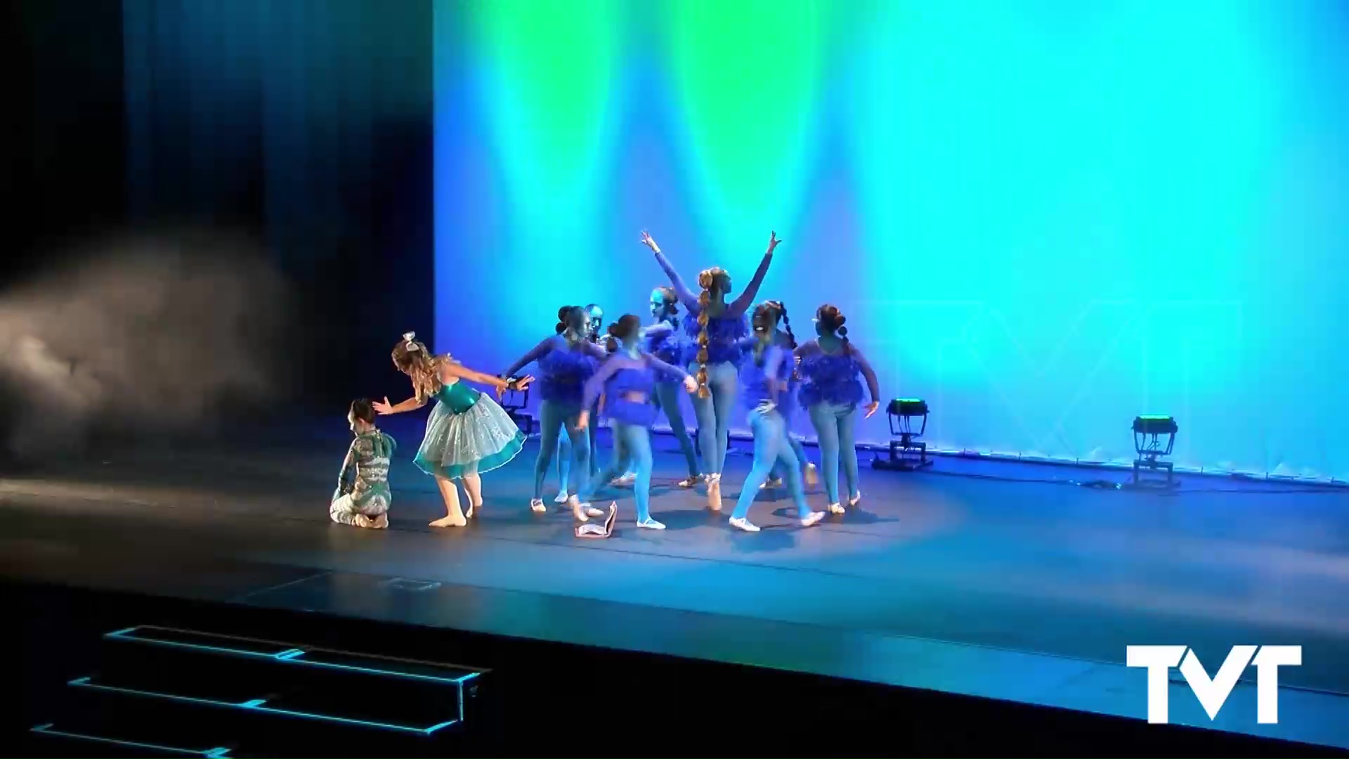 Imagen de La escuela de baile Payas llenó el teatro con su musical Alicia en el País de las Maravillas
