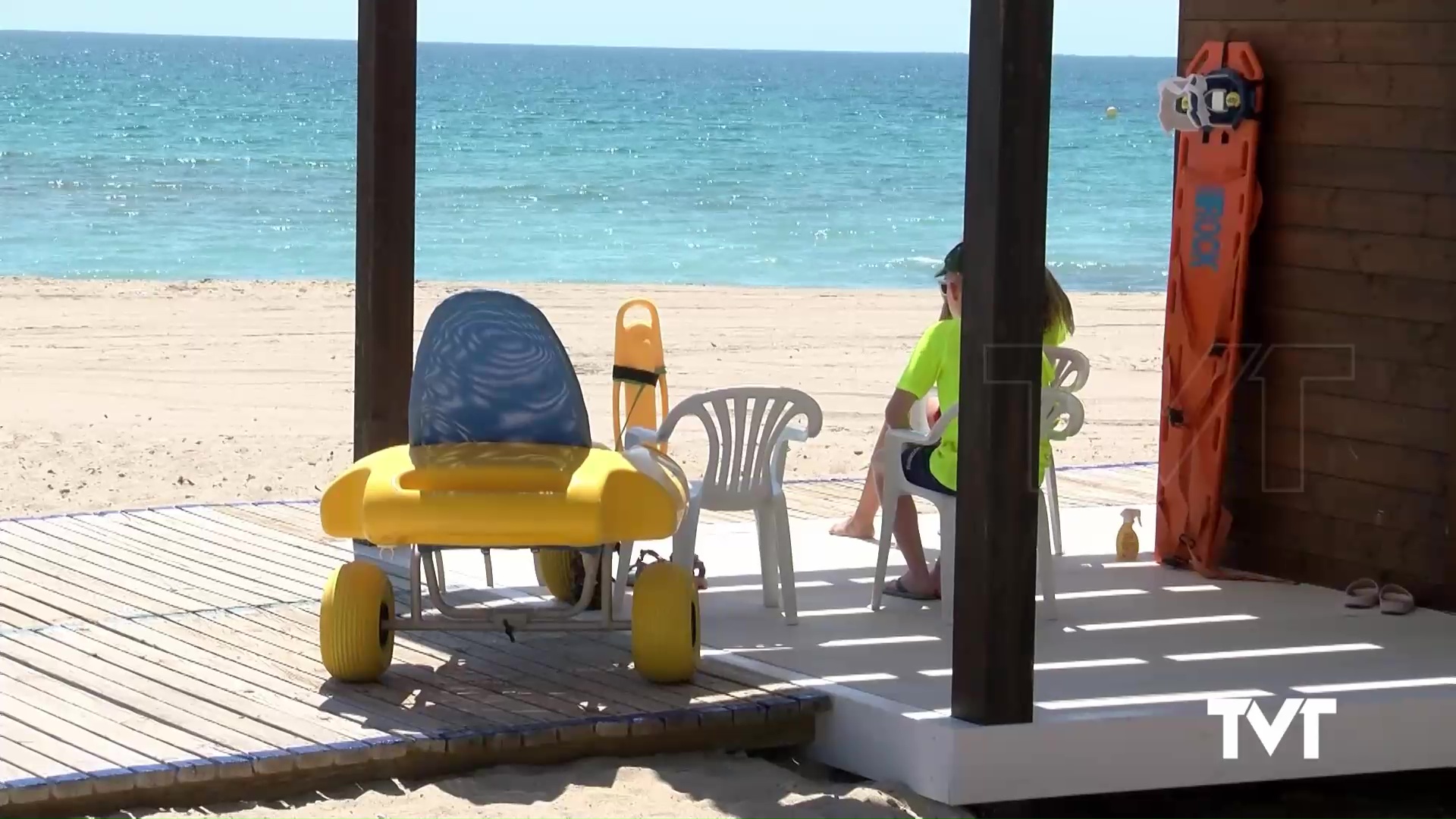 Imagen de La Vega Baja cuenta con seis playas accesibles este verano, tres en Torrevieja