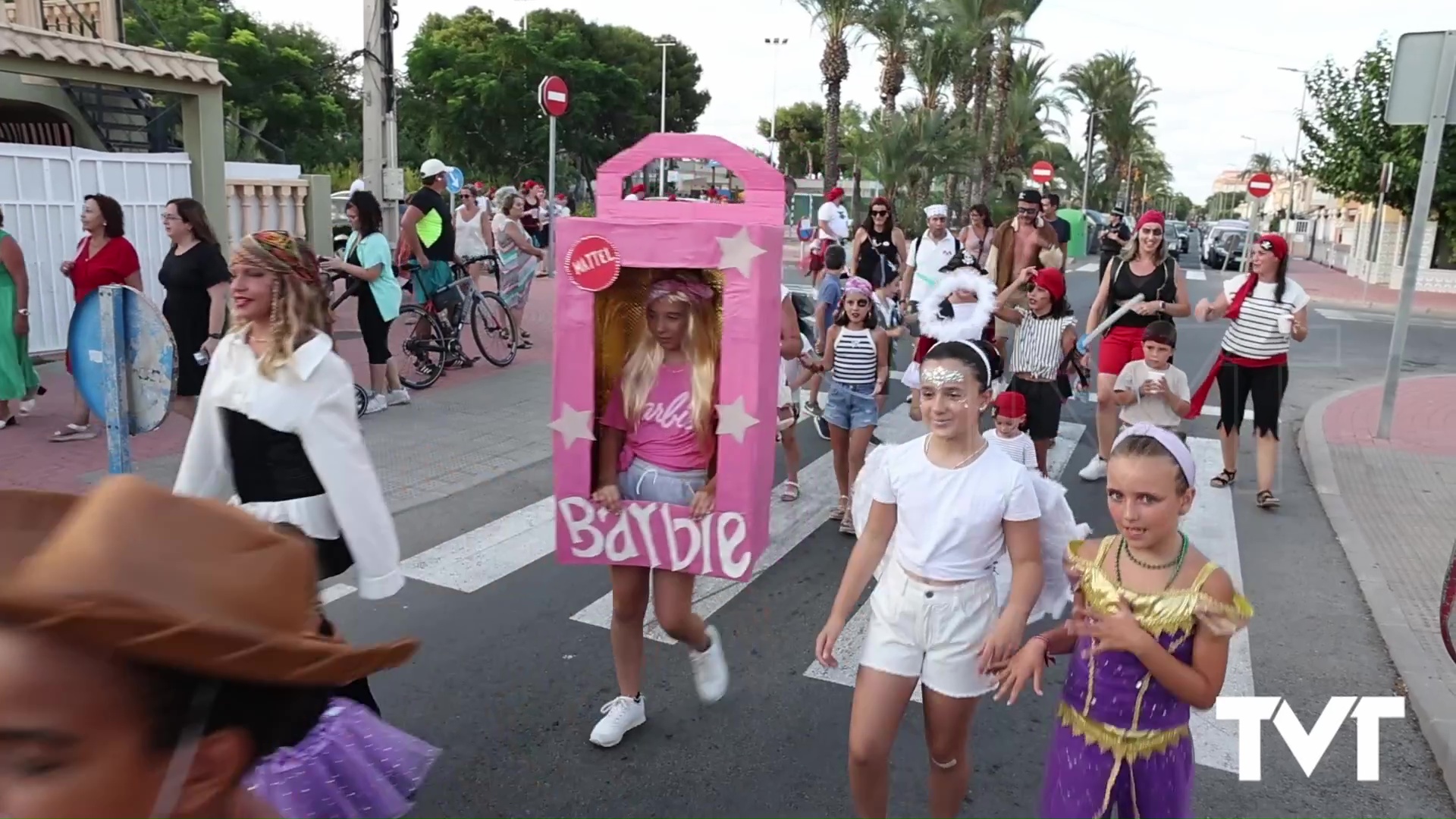 Imagen de San Roque celebra un desfile carnavalero de verano