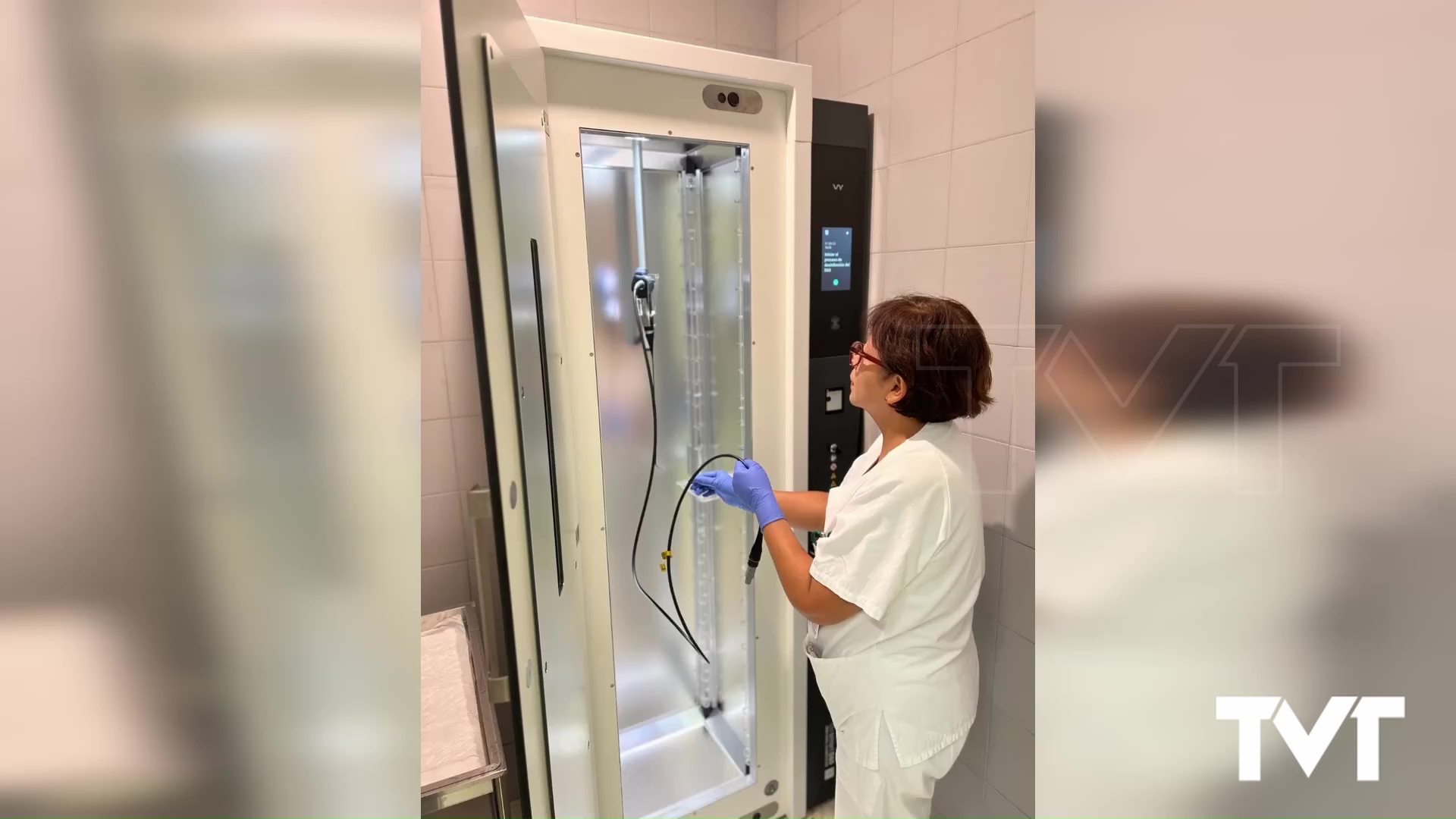 Imagen de El hospital incorpora una nueva plataforma automatizada de alta desinfección rápida