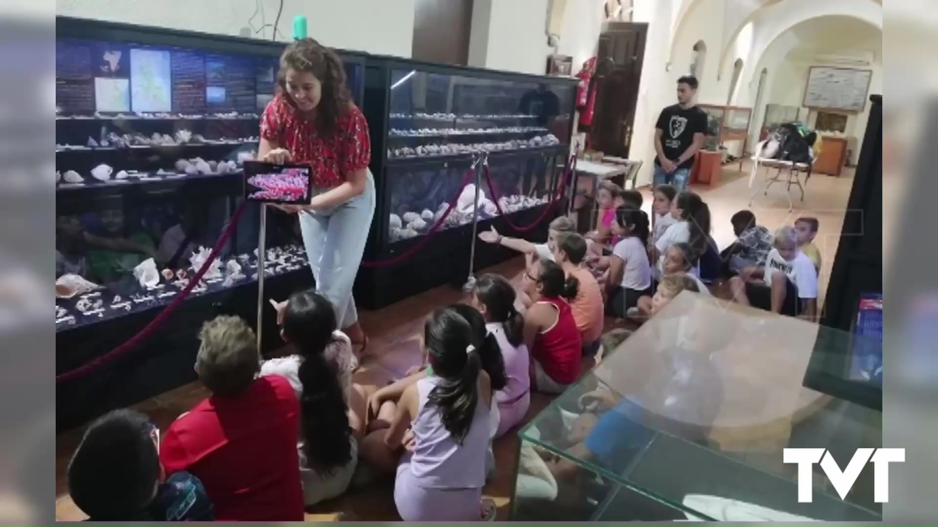 Imagen de 200 personas participan en las visitas guiadas y talleres en el Museo de Historia Natural con motivo de la Noche Europea de los Investigadores