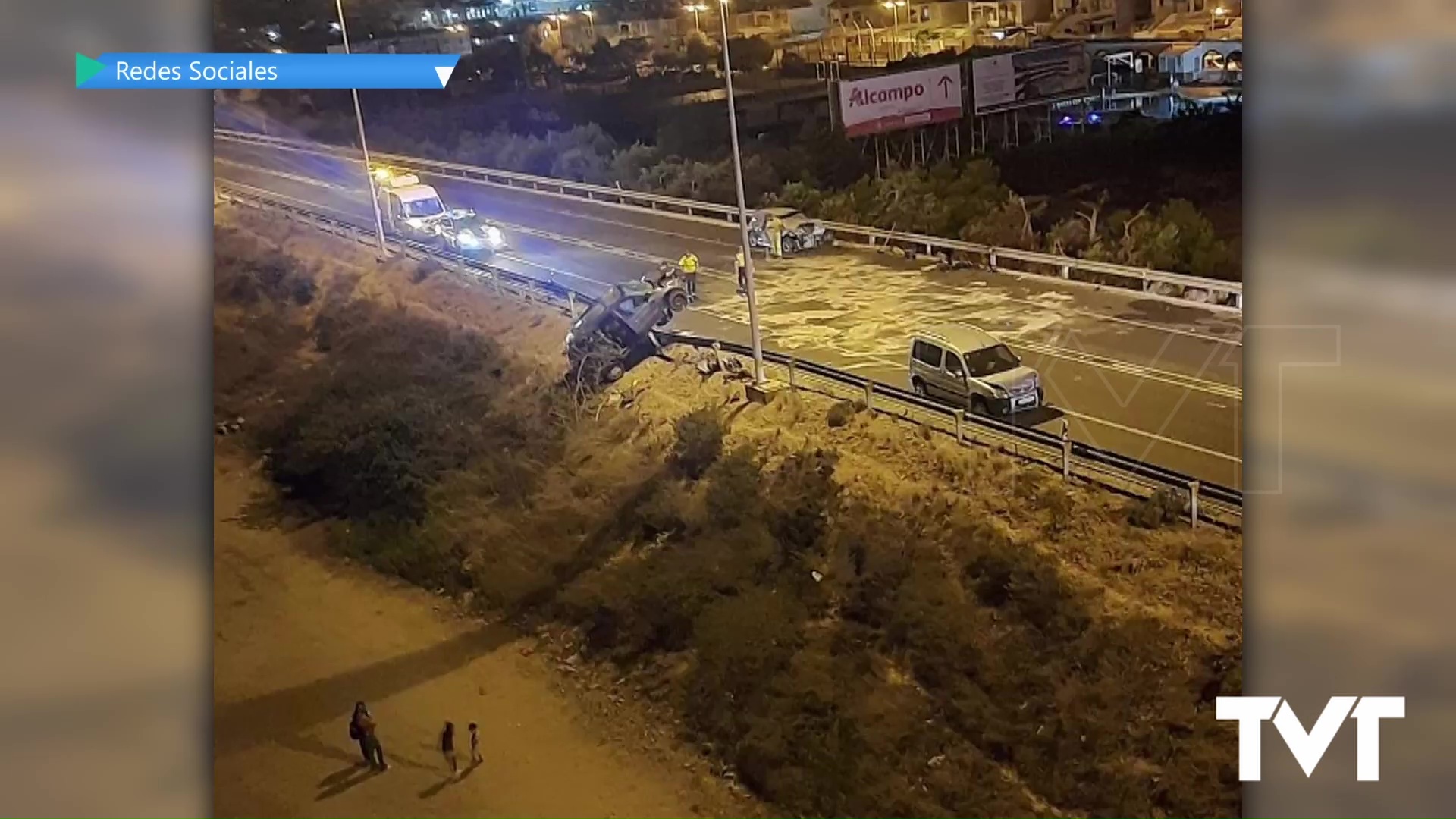 Imagen de Un grave accidente múltiple en la N 332 a la altura del parque de las Naciones deja tres heridos