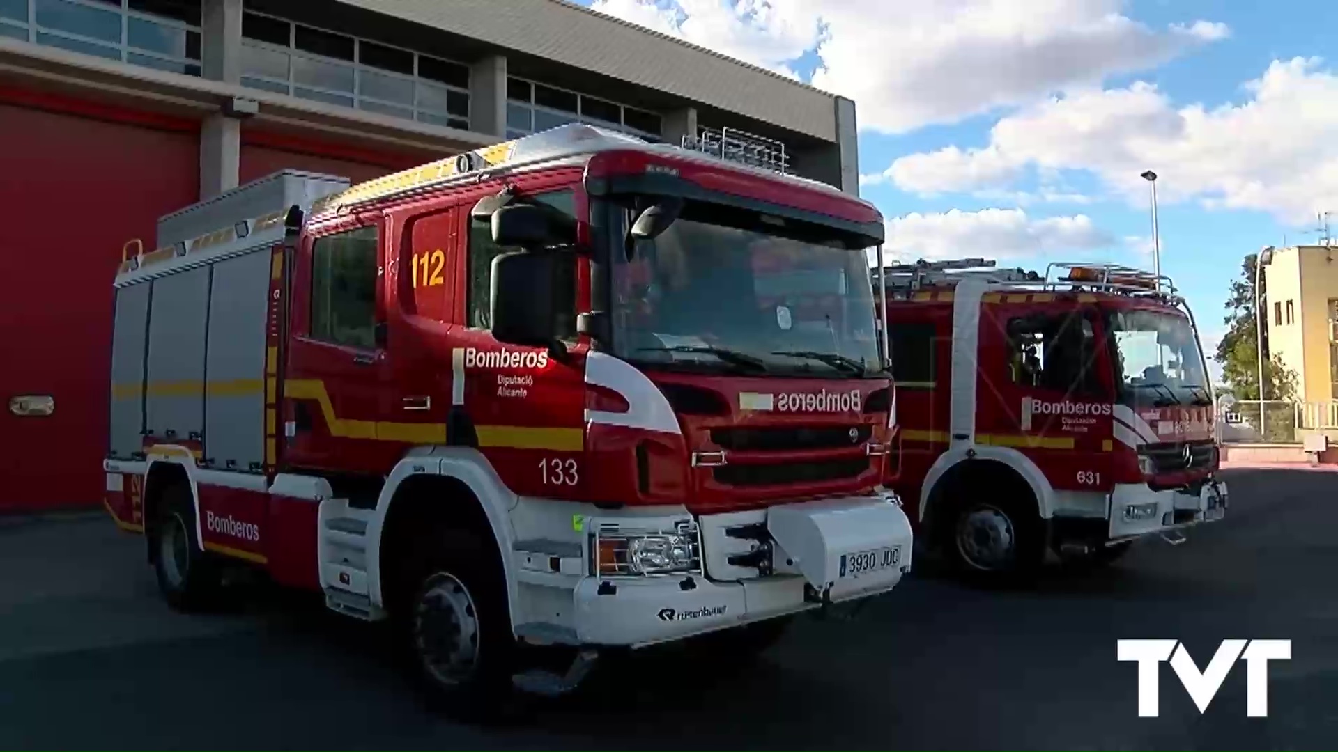 Imagen de Una persona herida por quemaduras en las piernas tras incendio en un duplex de Orihuela Costa 