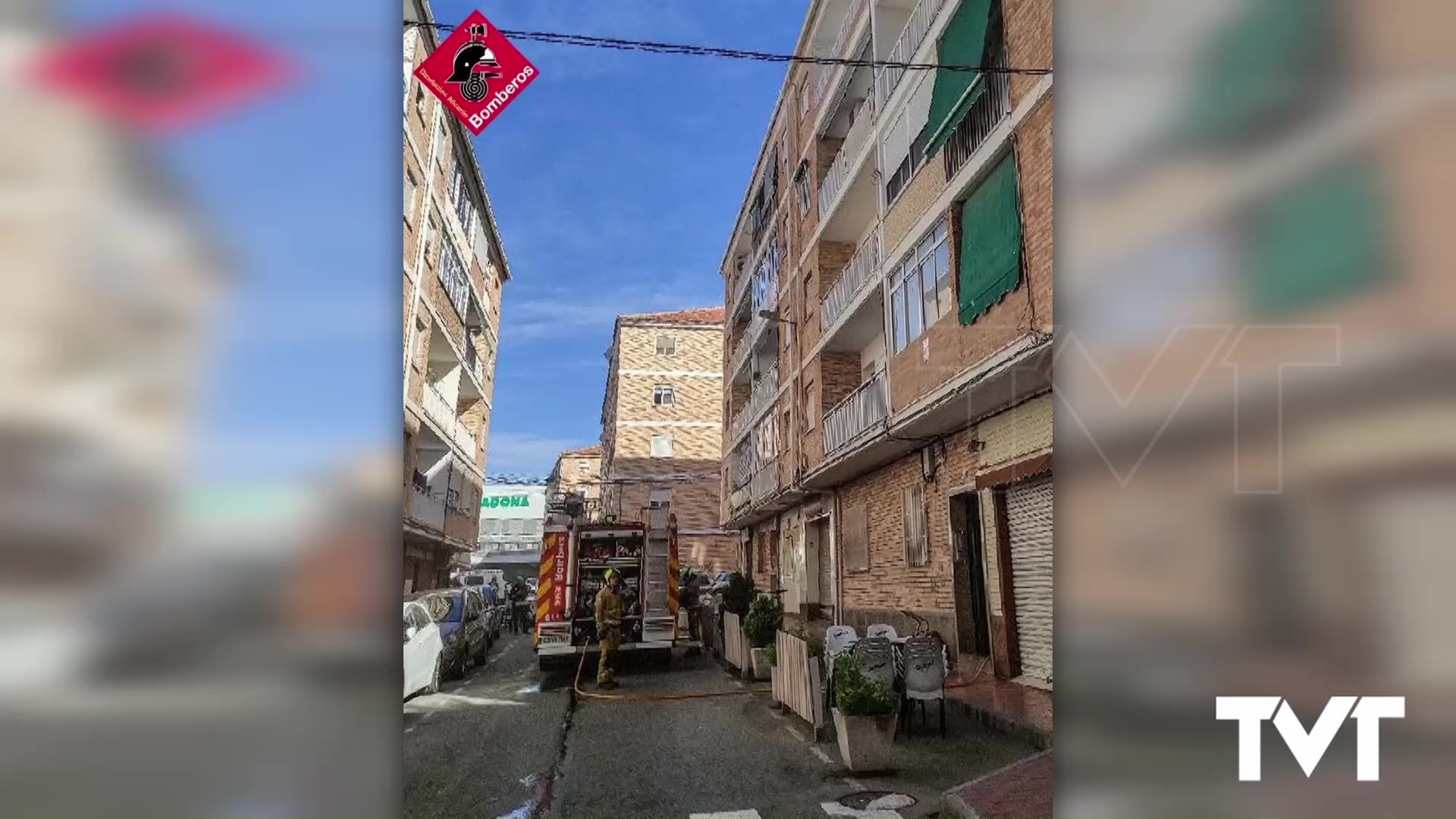 Imagen de Hasta tres dotaciones del parque de bomberos de Torrevieja en un incendio de vivienda en Colonia San Esteban 