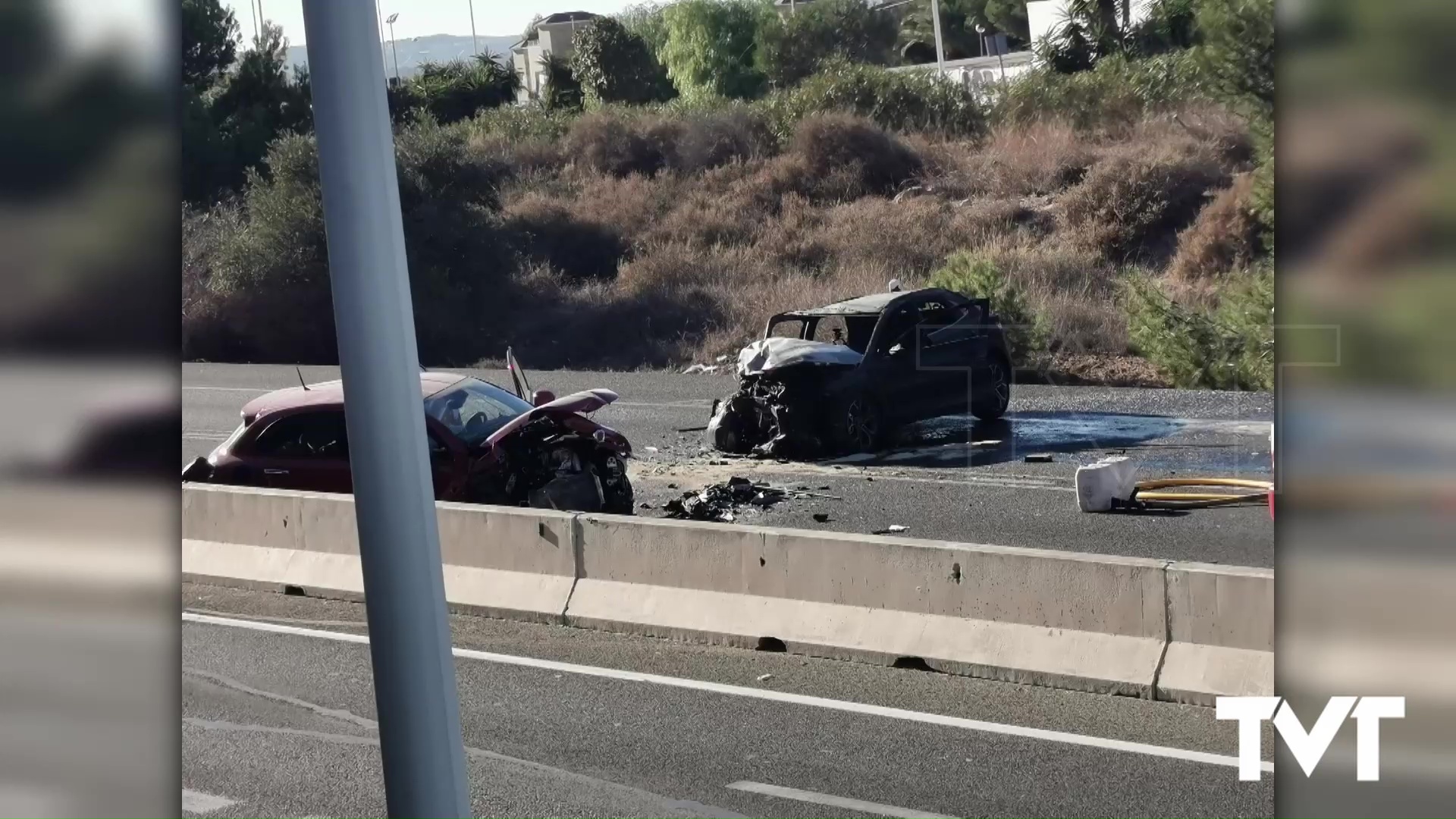 Imagen de Cuatro heridos en un accidente de tráfico en la N-332 tras coche frontal entre dos coches y una moto