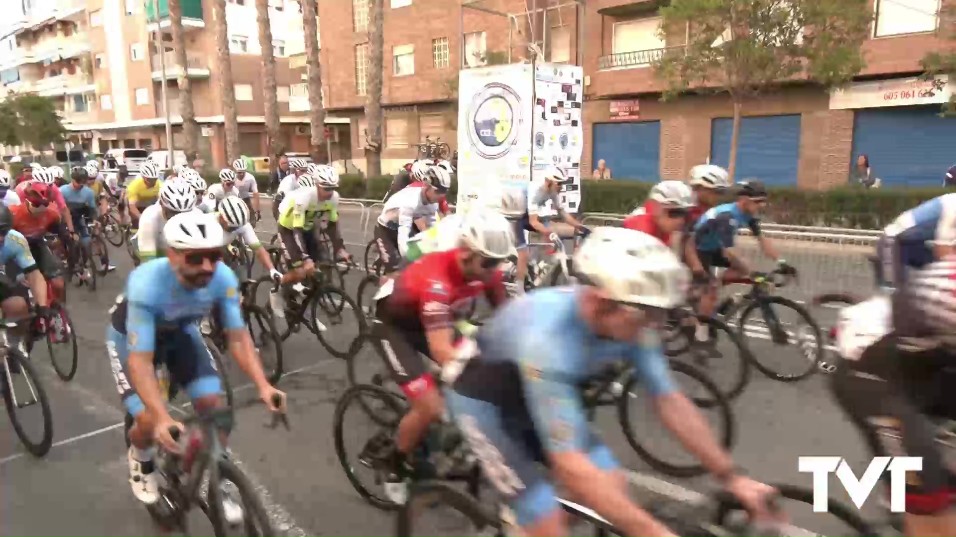 Imagen de Alejandro Gómiz se proclama ganador de la Carrera Ciclista 