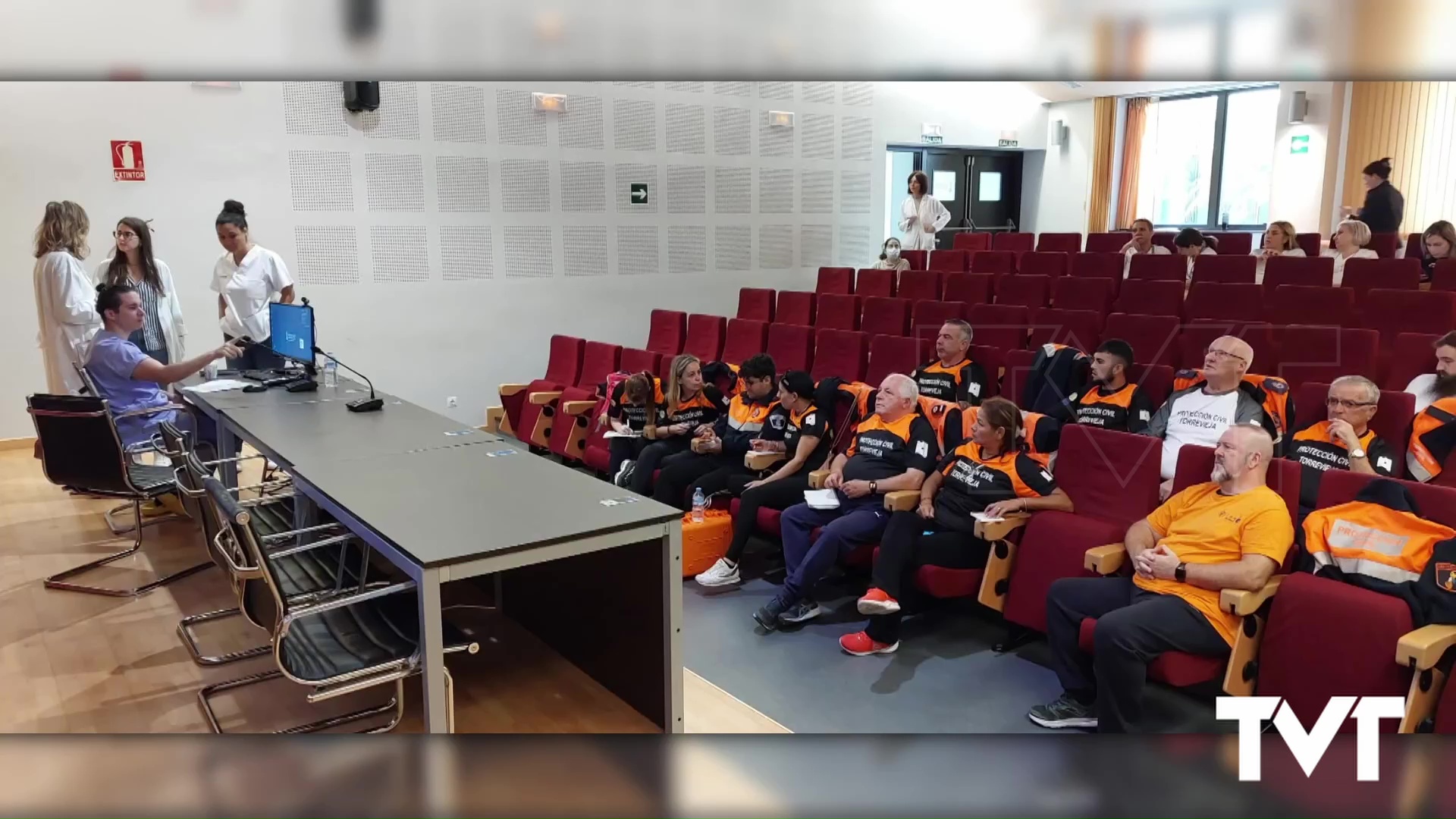 Imagen de Las fuerzas de seguridad de Torrevieja reciben cursos de formación RCP básica y DEA